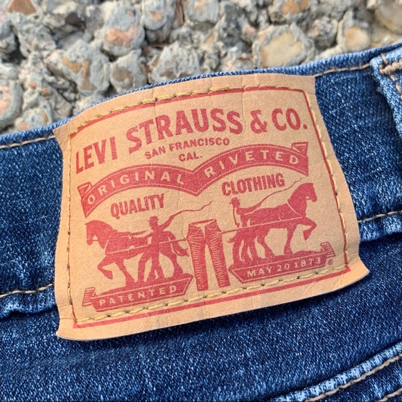 Levi’s Mid Length Short Size 28 - Picture 5 of 7